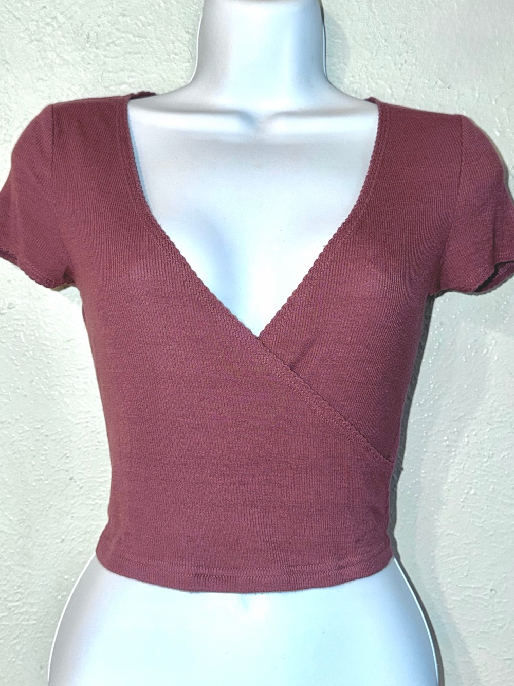 Me to We | PacSun | Ribbed Paprika Stretchy Crossover Wrap Tee Crop Top Sz XS
